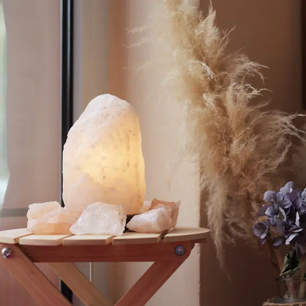 Himalayan pink salt lamp.png